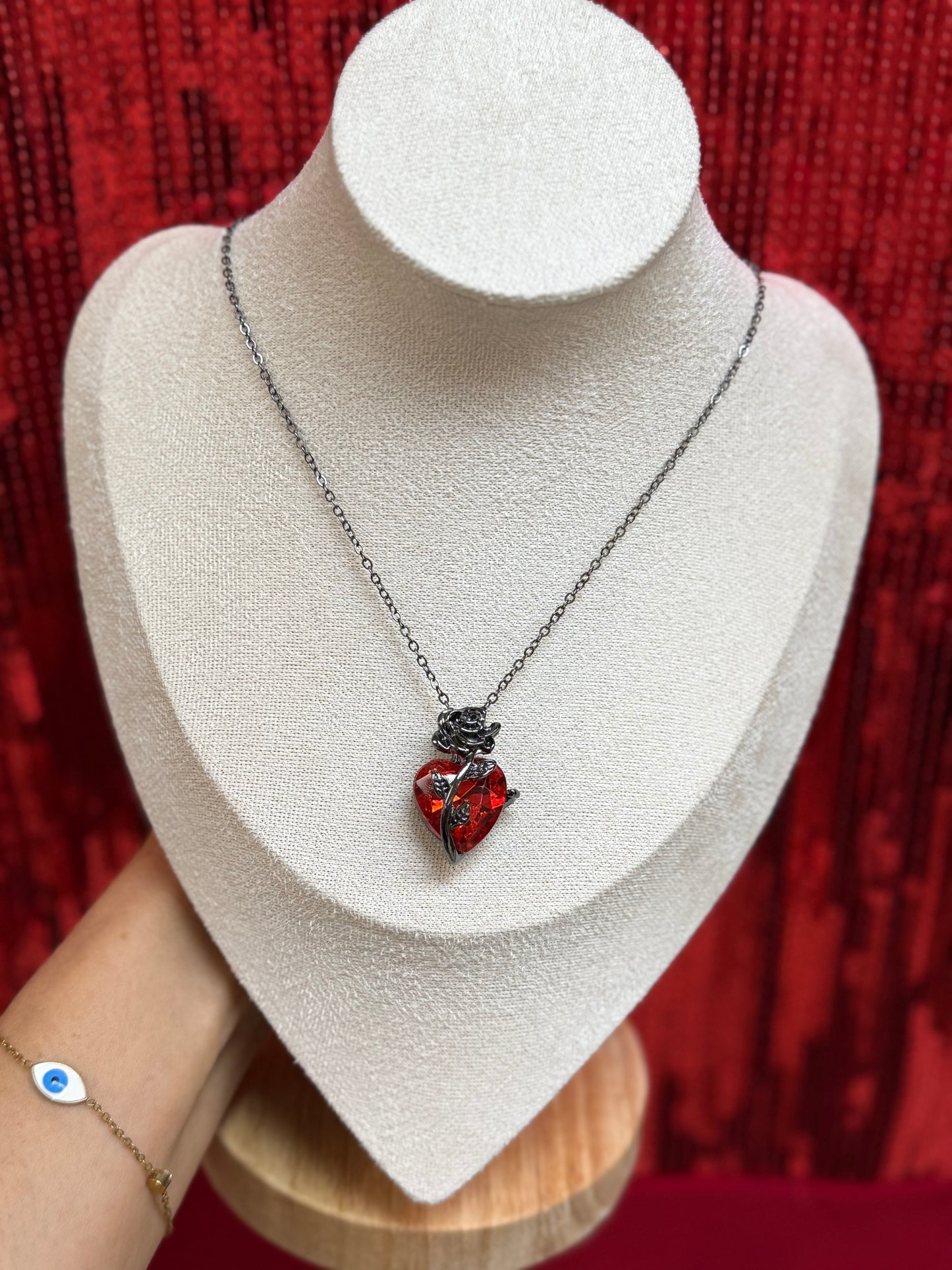 Como la Flor Black Necklace