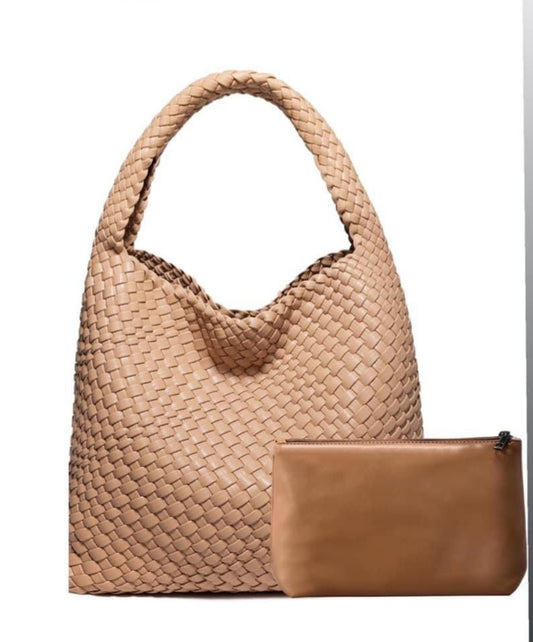 Tote Nude