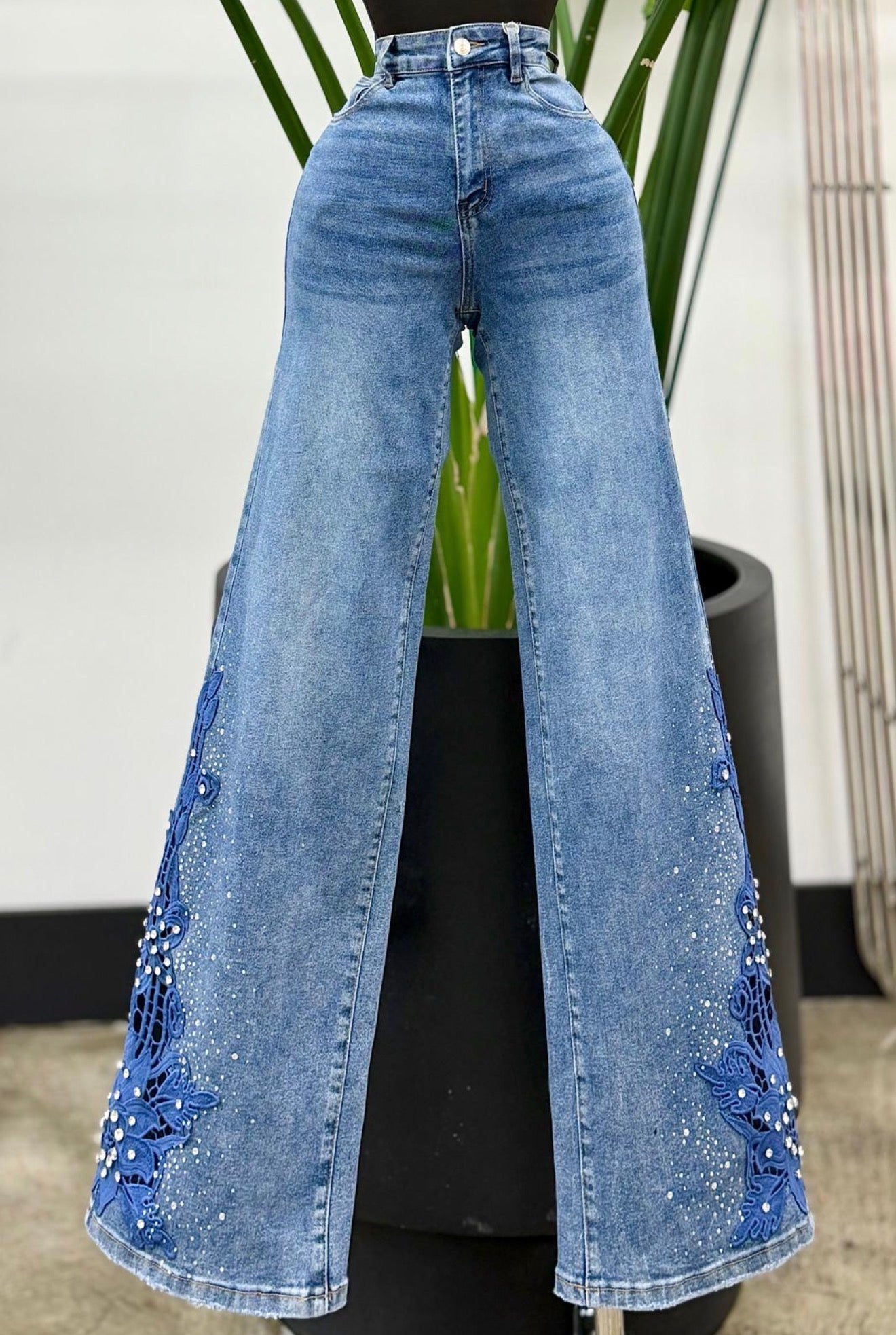 Catalina Embroidery Blue Jeans